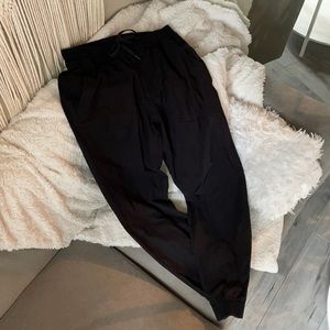 Lululemon men’s black pants joggers size Large